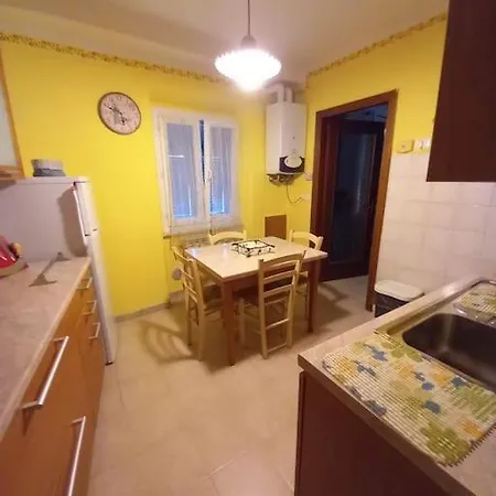 Sotto La Volta-5terre-palestra Di Roccia-outdoor Специя